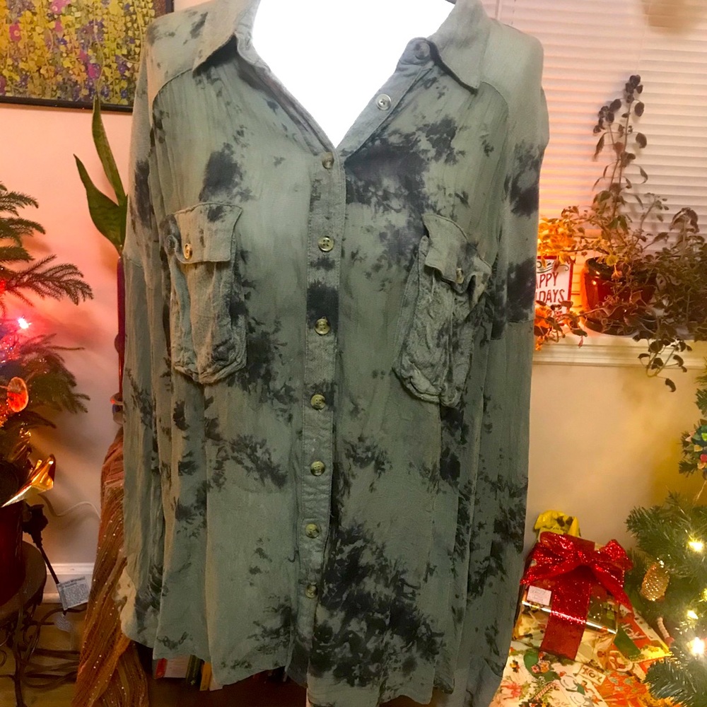 Free people Army green tie dye long sleeve shirt.